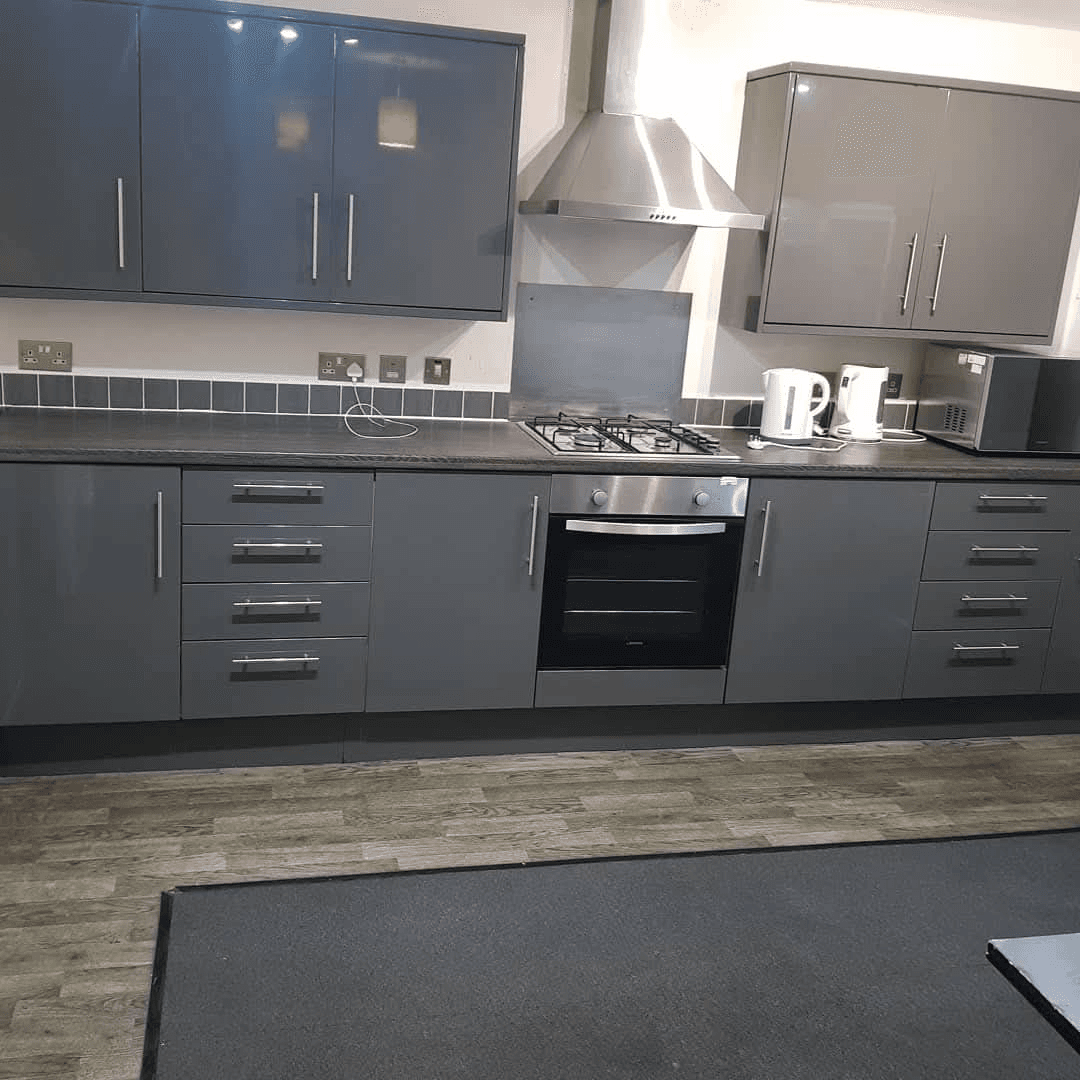 Modern gloss kitchen after end of tenancy clean, Bristol